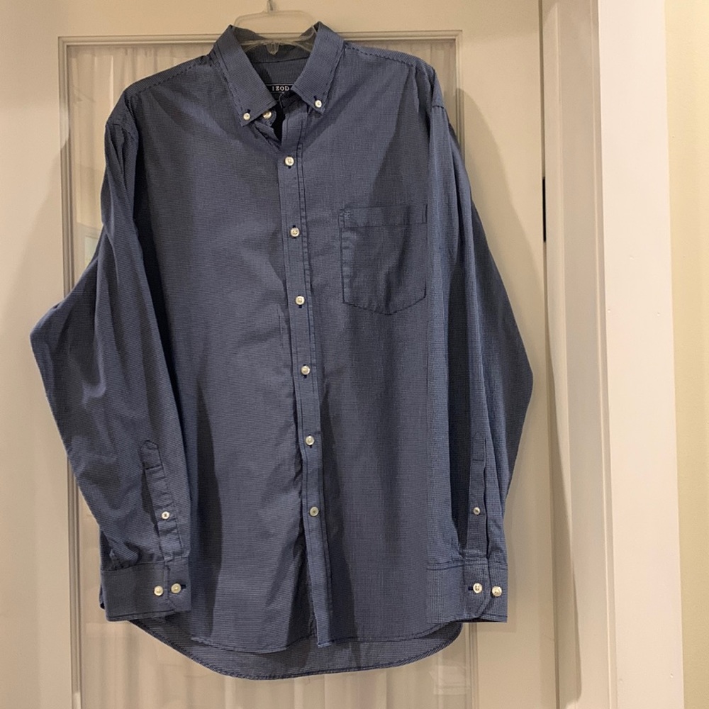 Mens Izod long sleeved buttoned down collar shirt
